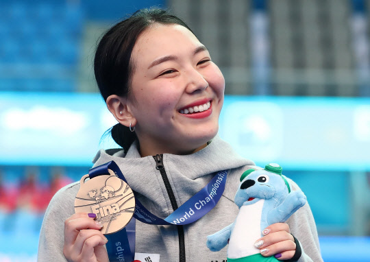 김수지